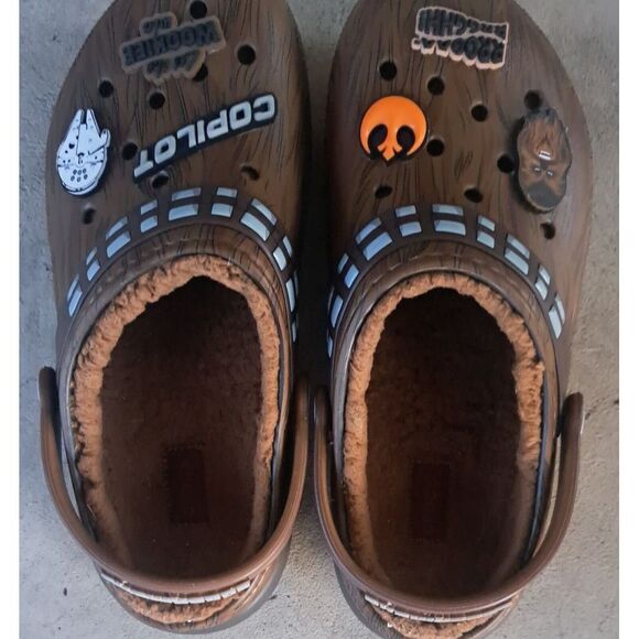Star Wars Chewbacca X Crocs Classic Lined Clog Espresso 2023 Size Junior 4 - Picture 2 of 7